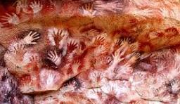 Peinture rupestre mains